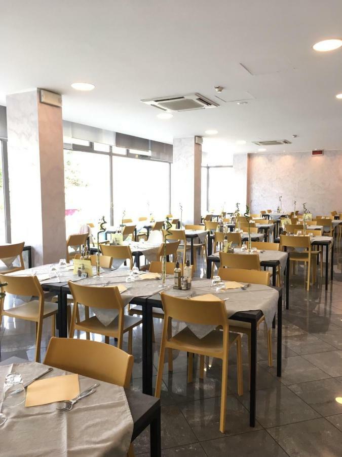 Hotel Etoile Rimini Exterior foto