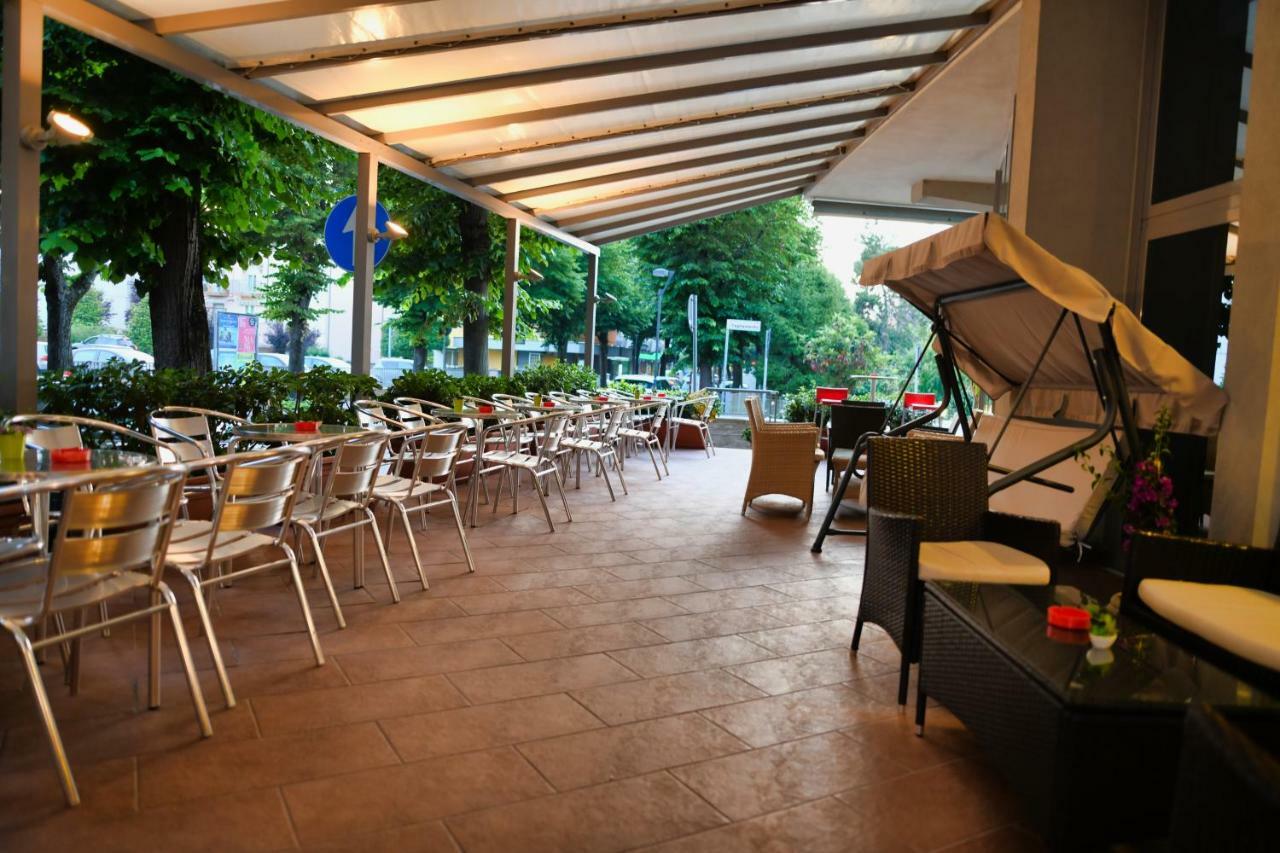 Hotel Etoile Rimini Exterior foto